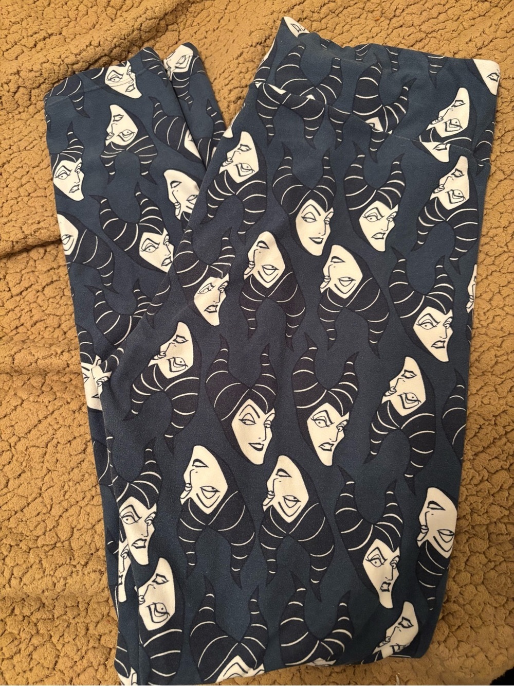 Lularoe Malificent leggings- see measurements